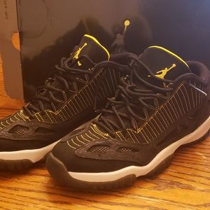 Jordan retro 11 low